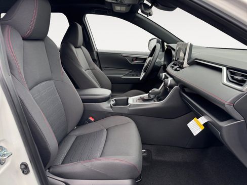 New 2025 Toyota RAV4 SE image 17