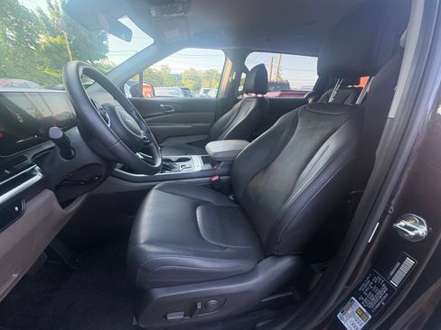 Used 2026 Kia Carnival FWD image 24