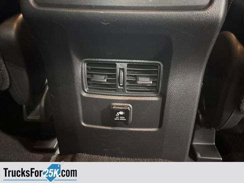 Used 2018 Nissan Titan PRO-4X image 34