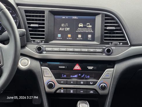 Used 2018 Hyundai Elantra Value Edition FWD image 21