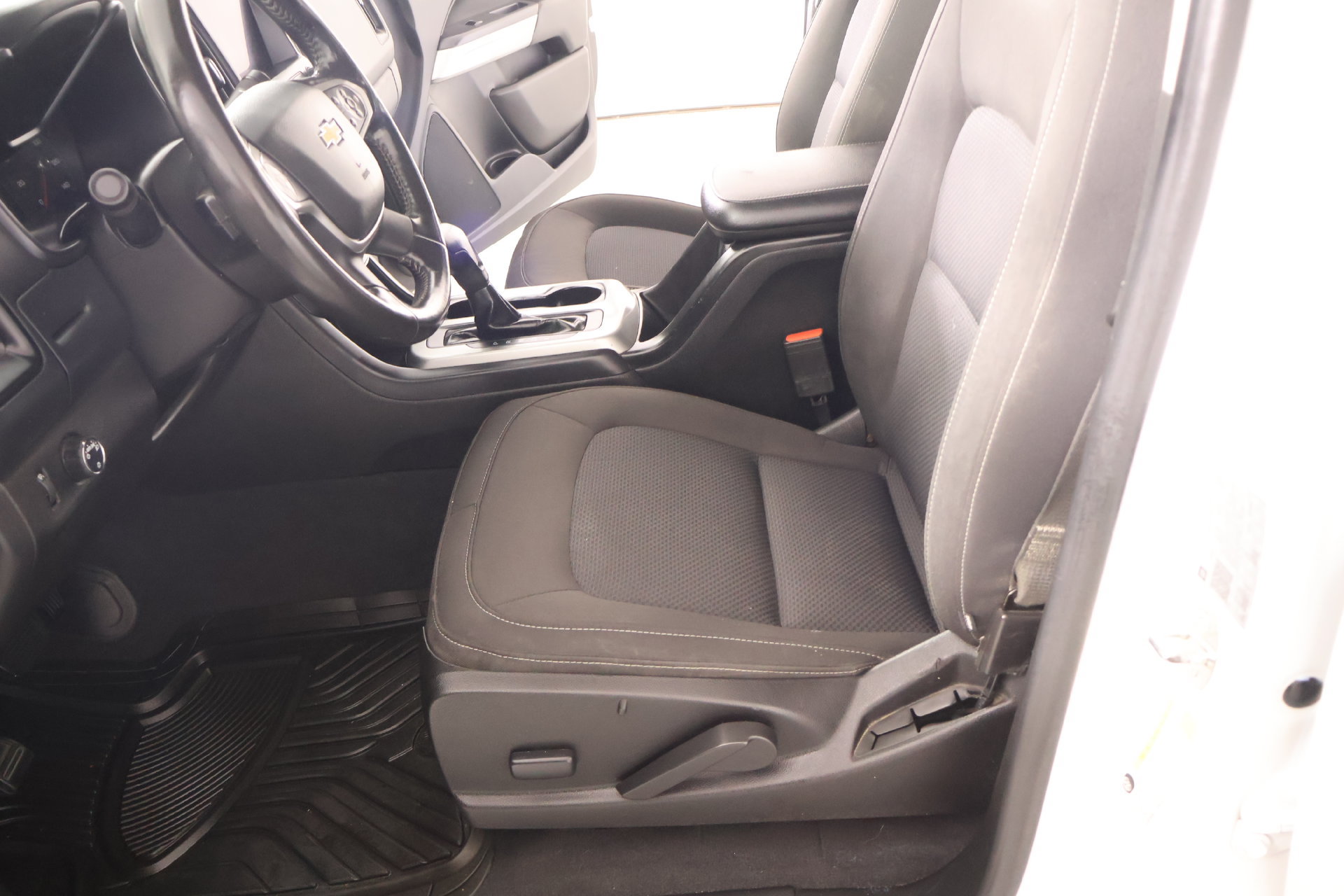 Used 2020 Chevrolet Colorado LT RWD image 10