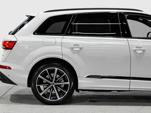 Used 2021 Audi Q7 3.0T Prestige w/ Prestige Package AWD/4WD image 11