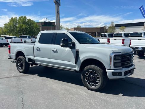 Used 2025 Ford F350 Platinum AWD/4WD image 6