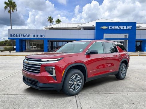 New 2026 Chevrolet Traverse LT image 3