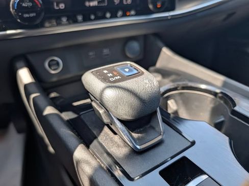 Used 2021 Nissan Rogue SV AWD/4WD image 21