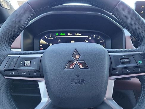 New 2025 Mitsubishi Outlander SEL image 16