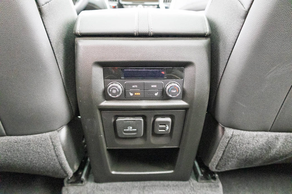 Used 2023 Chevrolet Traverse Premier w/ Redline Edition AWD/4WD image 40