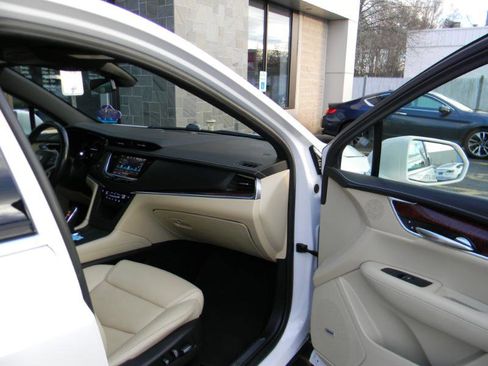 Used 2019 Cadillac XT5 Luxury image 21