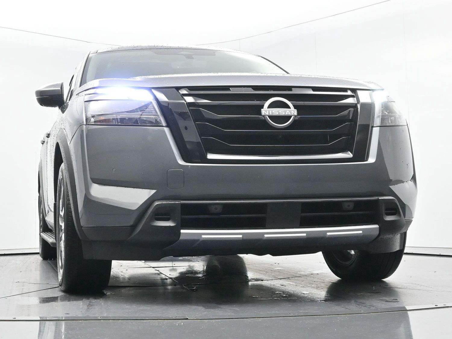 Used 2025 Nissan Pathfinder SL w/ SL Premium Package FWD image 40