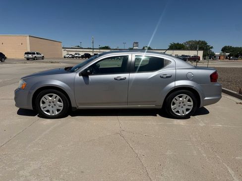Used 2013 Dodge Avenger SE FWD image 3