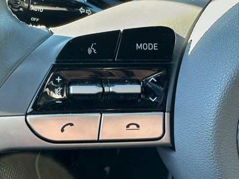 Used 2023 Hyundai Elantra SEL w/ Convenience Package image 19