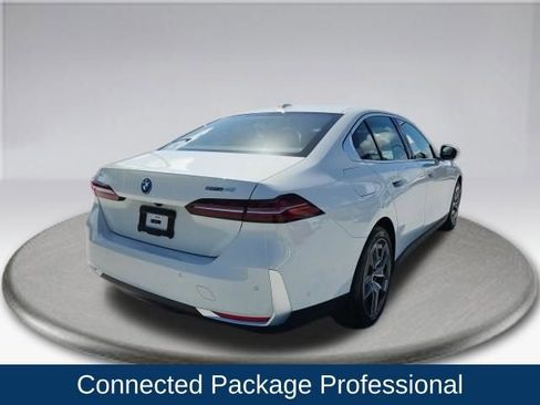 Used 2024 BMW i5 eDrive40i image 13