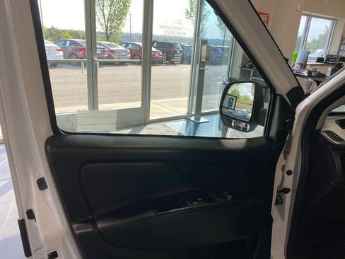 Used 2022 RAM ProMaster City Tradesman FWD image 12