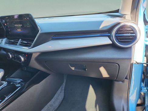 Used 2025 Chevrolet Trax LT w/ Driver Confidence Package image 19