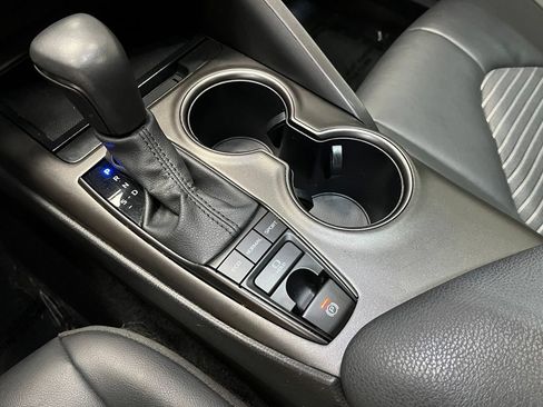 Used 2024 Toyota Camry SE AWD/4WD image 7