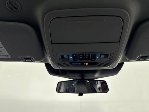 Used 2022 Ford Explorer XLT w/ Equipment Group 202A AWD/4WD image 33