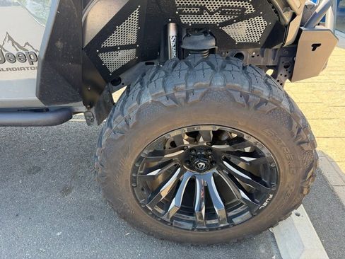 Used 2022 Jeep Gladiator Overland image 7