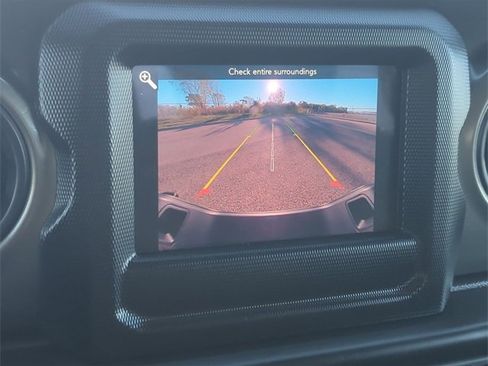 Certified 2023 Jeep Gladiator Sport image 18