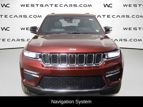 Used 2024 Jeep Grand Cherokee Limited w/ Luxury Tech Group II image 2