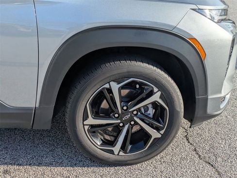 Used 2023 Chevrolet TrailBlazer RS w/ Sun and Liftgate Package image 11