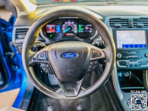 Used 2020 Ford Fusion SE image 21