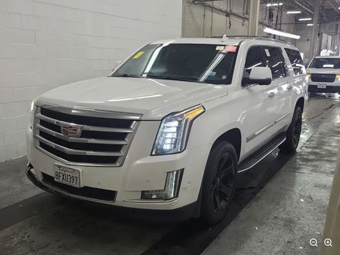 Used 2019 Cadillac Escalade ESV Luxury AWD/4WD image 1