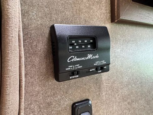 Used 2019 Mercedes-Benz Sprinter 170 image 34