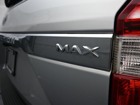 Used 2018 Ford Expedition Max XLT w/ Equipment Group 202A image 39