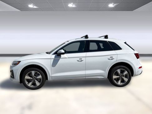 Used 2023 Audi Q5 2.0T Premium w/ Convenience Package AWD/4WD image 2