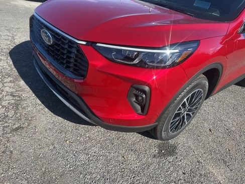 New 2026 Ford Escape SE w/ PHEV Premium Package FWD image 9
