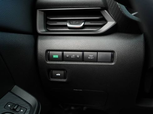 Used 2025 Nissan Sentra S w/ Lighting Package FWD image 30