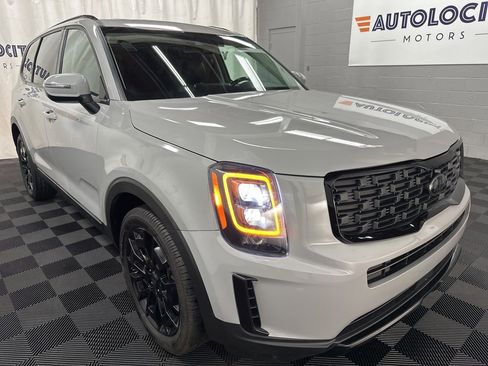 Used 2021 Kia Telluride EX w/ EX Premium Package image 2