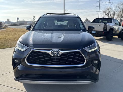 Used 2021 Toyota Highlander Platinum image 8