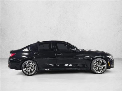 Certified 2023 BMW 330i xDrive Sedan w/ Driving Assistance Package AWD/4WD image 4