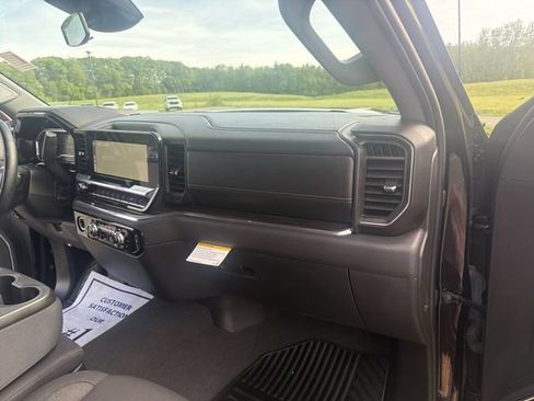 Used 2024 GMC Sierra 1500 Elevation AWD/4WD image 30