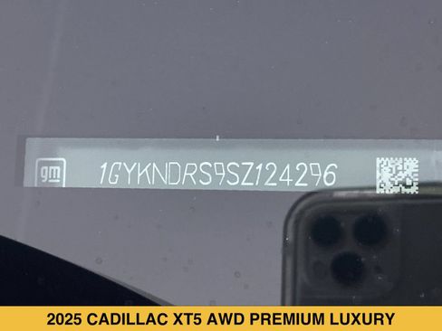 Certified 2025 Cadillac XT5 Premium Luxury w/ Technology Package AWD/4WD image 17