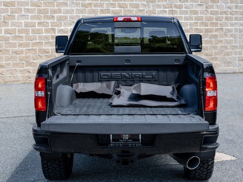 Used 2017 GMC Sierra 2500 Denali w/ Duramax Plus Package AWD/4WD image 20
