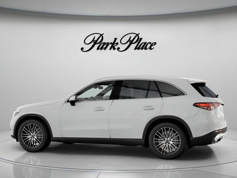 Used 2026 Mercedes-Benz GLC 300 image 9