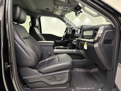 New 2026 Ford F250 Lariat w/ Black Appearance Package AWD/4WD image 35