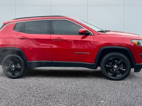 Used 2018 Jeep Compass Latitude w/ Popular Equipment Group AWD/4WD image 4