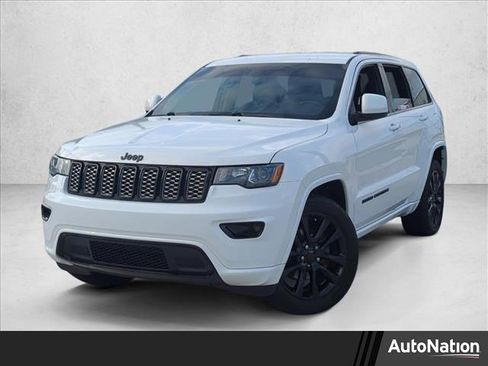 Used 2020 Jeep Grand Cherokee Altitude image 1