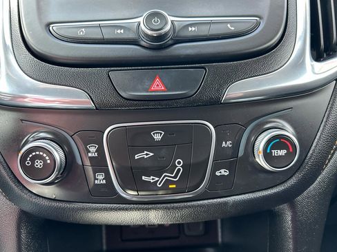 Used 2019 Chevrolet Equinox LT image 15