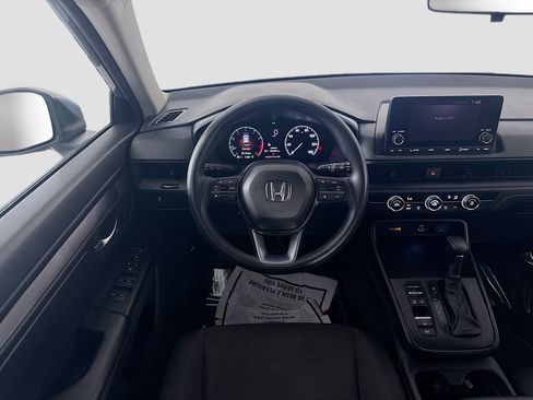 Used 2023 Honda CR-V LX image 17