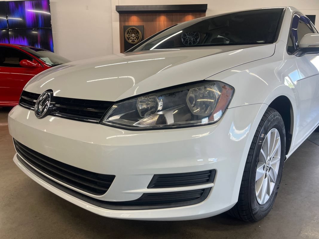 Used 2015 Volkswagen Golf S FWD image 23