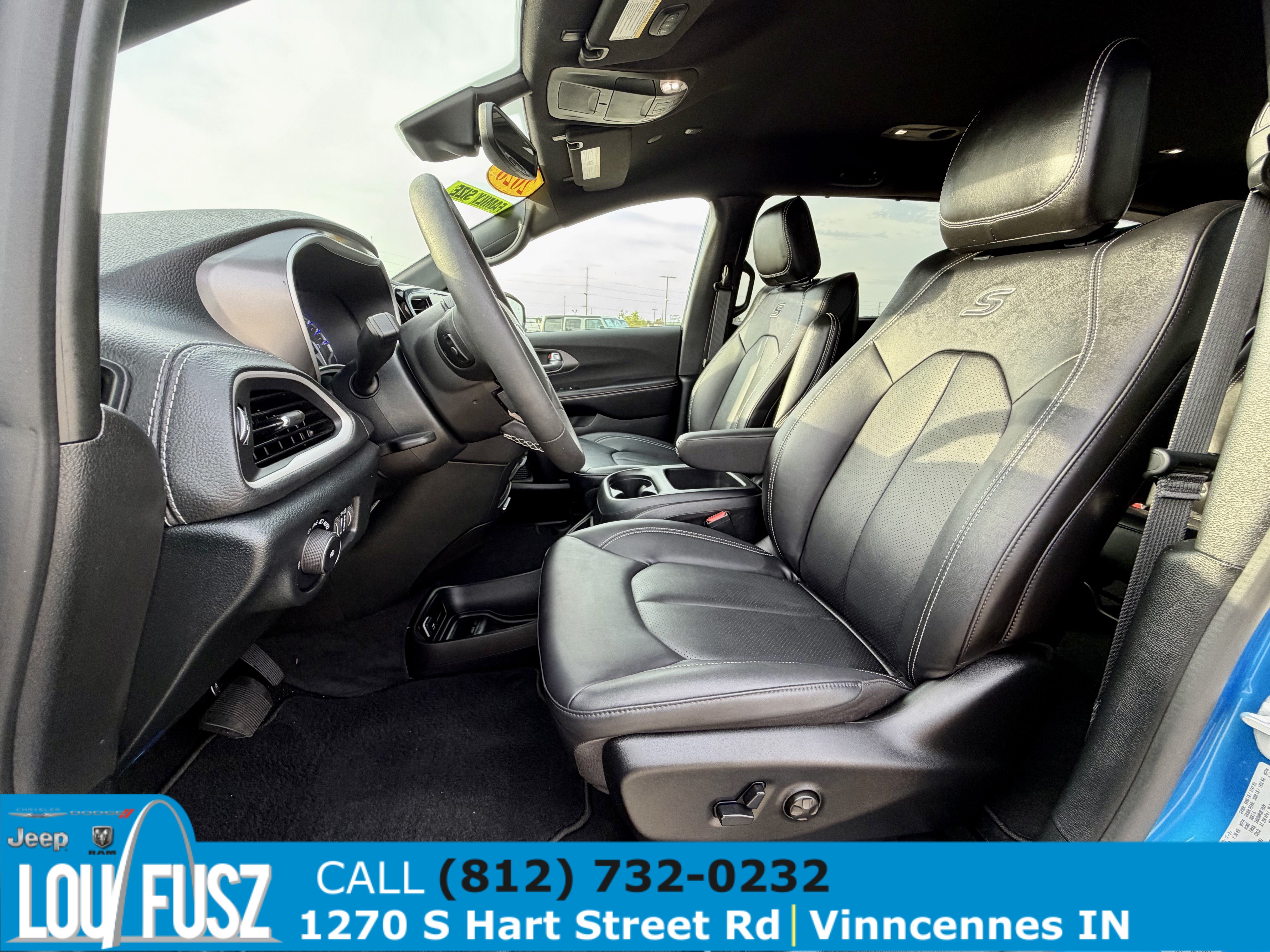 Used 2026 Chrysler Pacifica Select w/ S Appearance Package FWD image 10