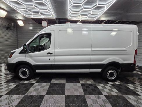 Used 2024 Ford Transit 250 148 Medium Roof RWD image 8