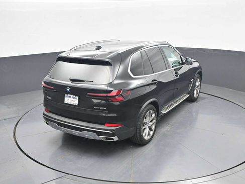 Used 2025 BMW X5 xDrive50e AWD/4WD image 37
