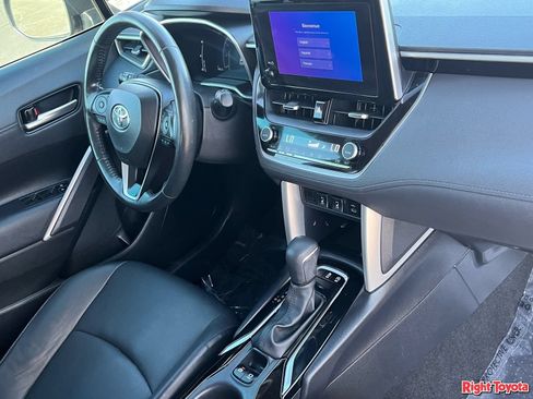 Certified 2023 Toyota Corolla Cross XLE w/ Convenience Package FWD image 13