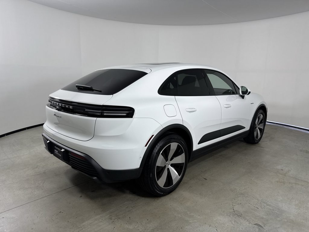 Certified 2025 Porsche Macan 4 Electric AWD/4WD image 7