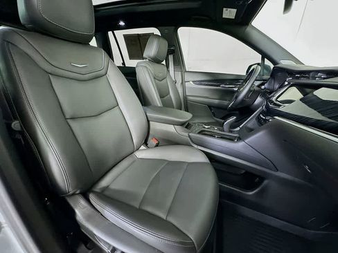 Used 2025 Cadillac XT6 Premium Luxury w/ LPO, Floor Liner Package image 15